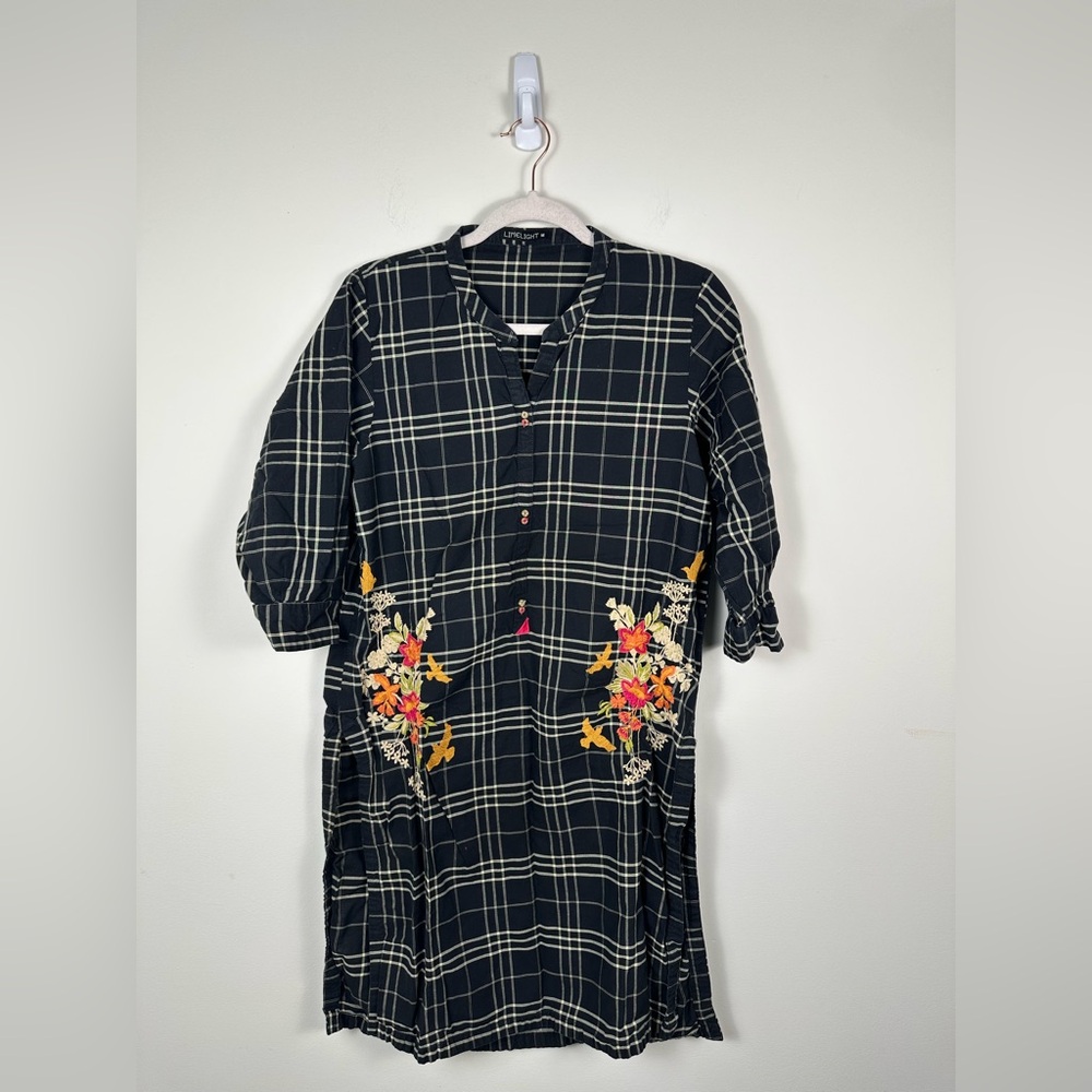 Limelight Tunic Top Women Size Medium Black Plaid Embroidered Floral Good